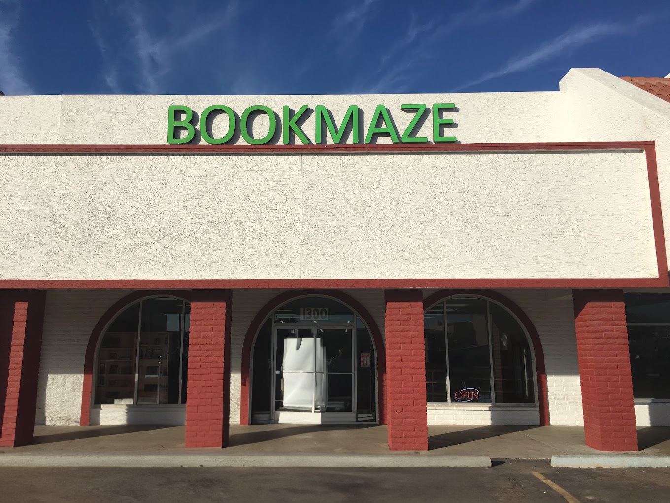 Bookmaze Entrance